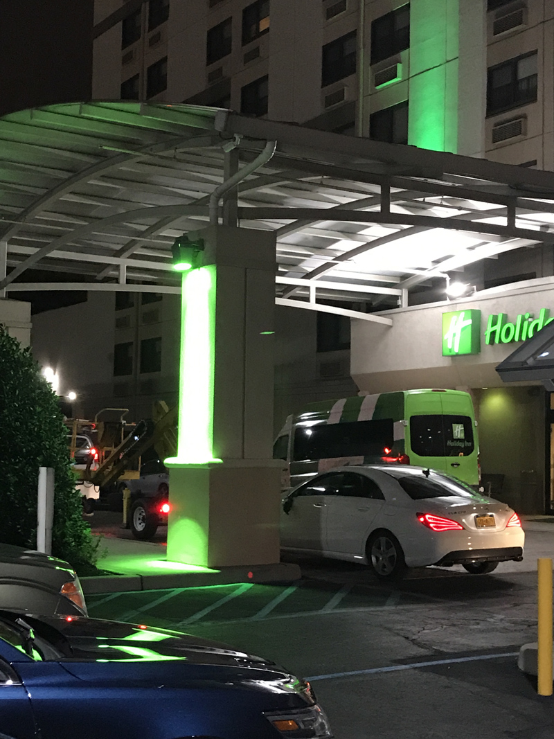 holiday inn fllod light
