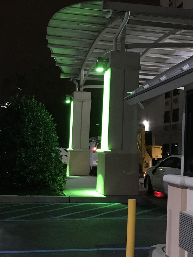 holiday inn fllod light