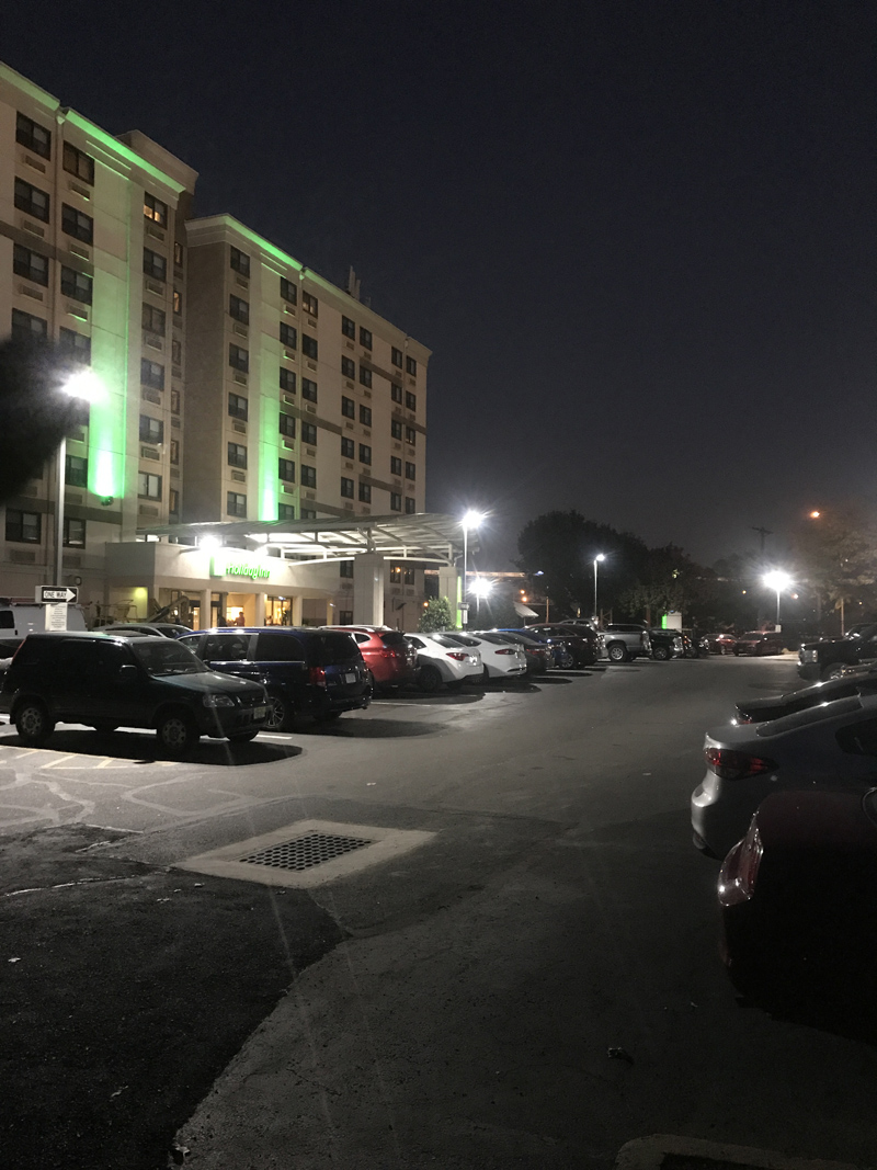 holiday inn fllod light