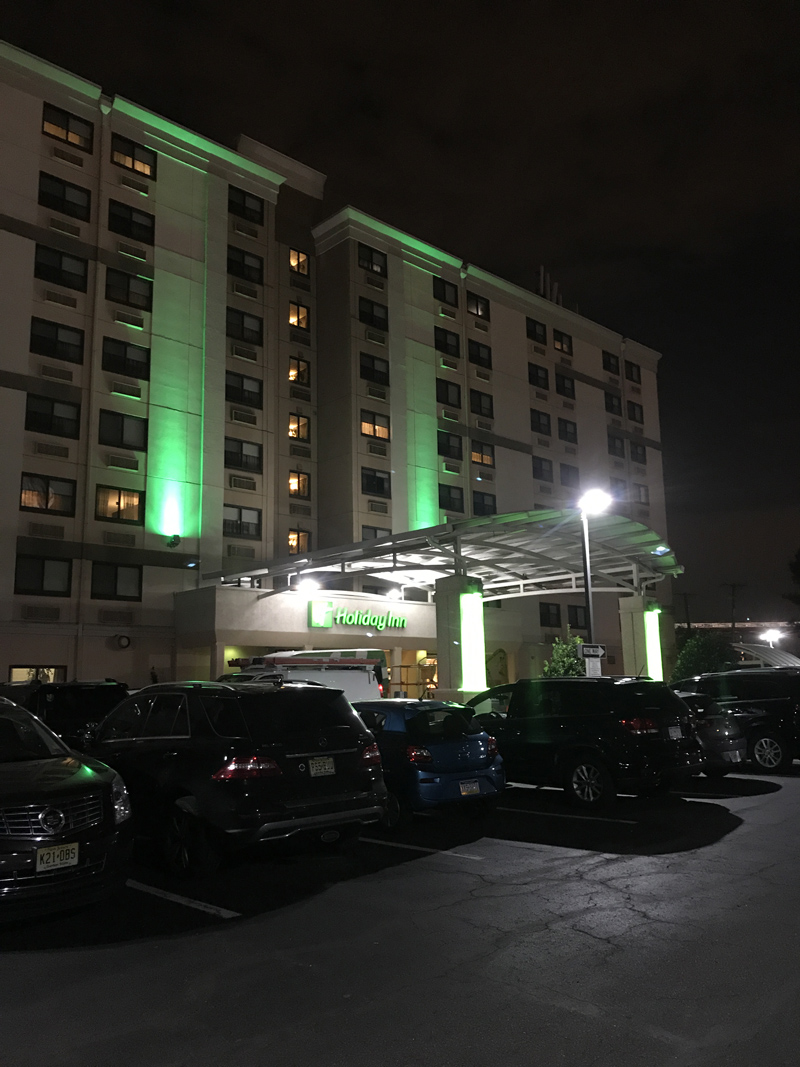 holiday inn fllod light