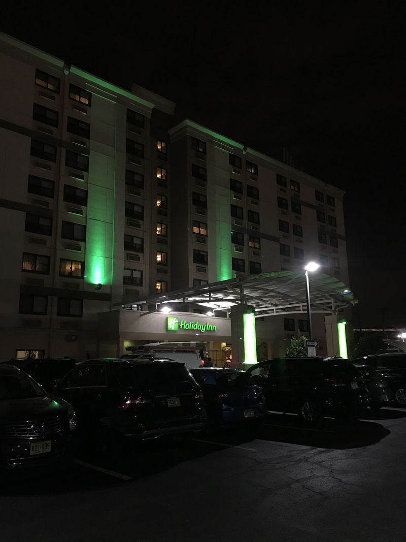 holiday inn fllod light