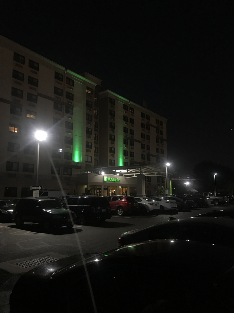 holiday inn fllod light